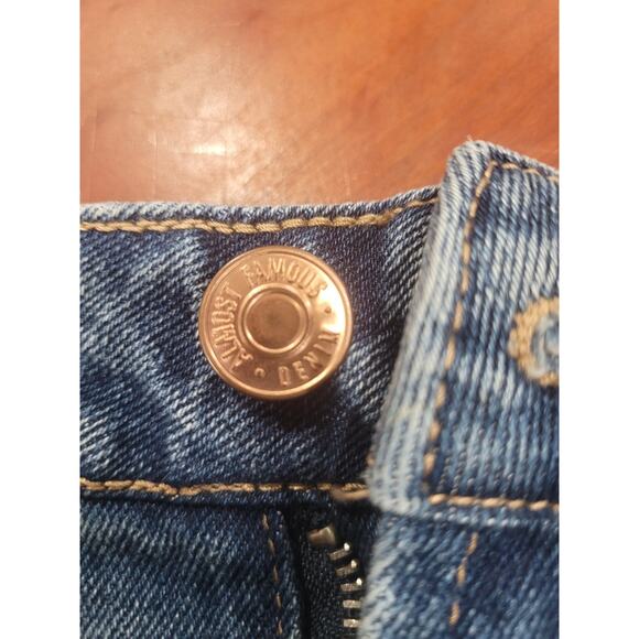 Woman’s Size 3 Almost Famous Cut Off Shorts Well loved - Picture 8 of 12